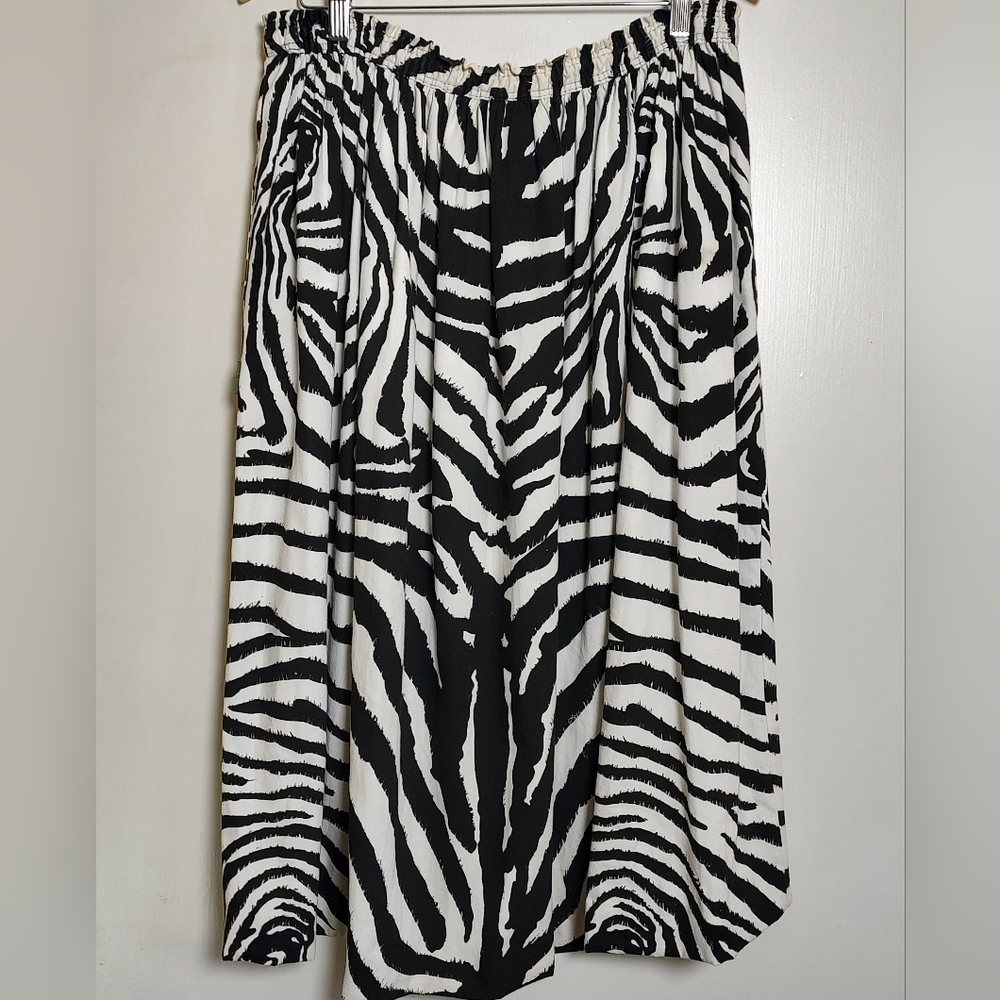 Zebra Print Wrinkled Rich Denim Jacket and Skirt Set By Gene Ewing For Bis Woman - Picture 10 of 15